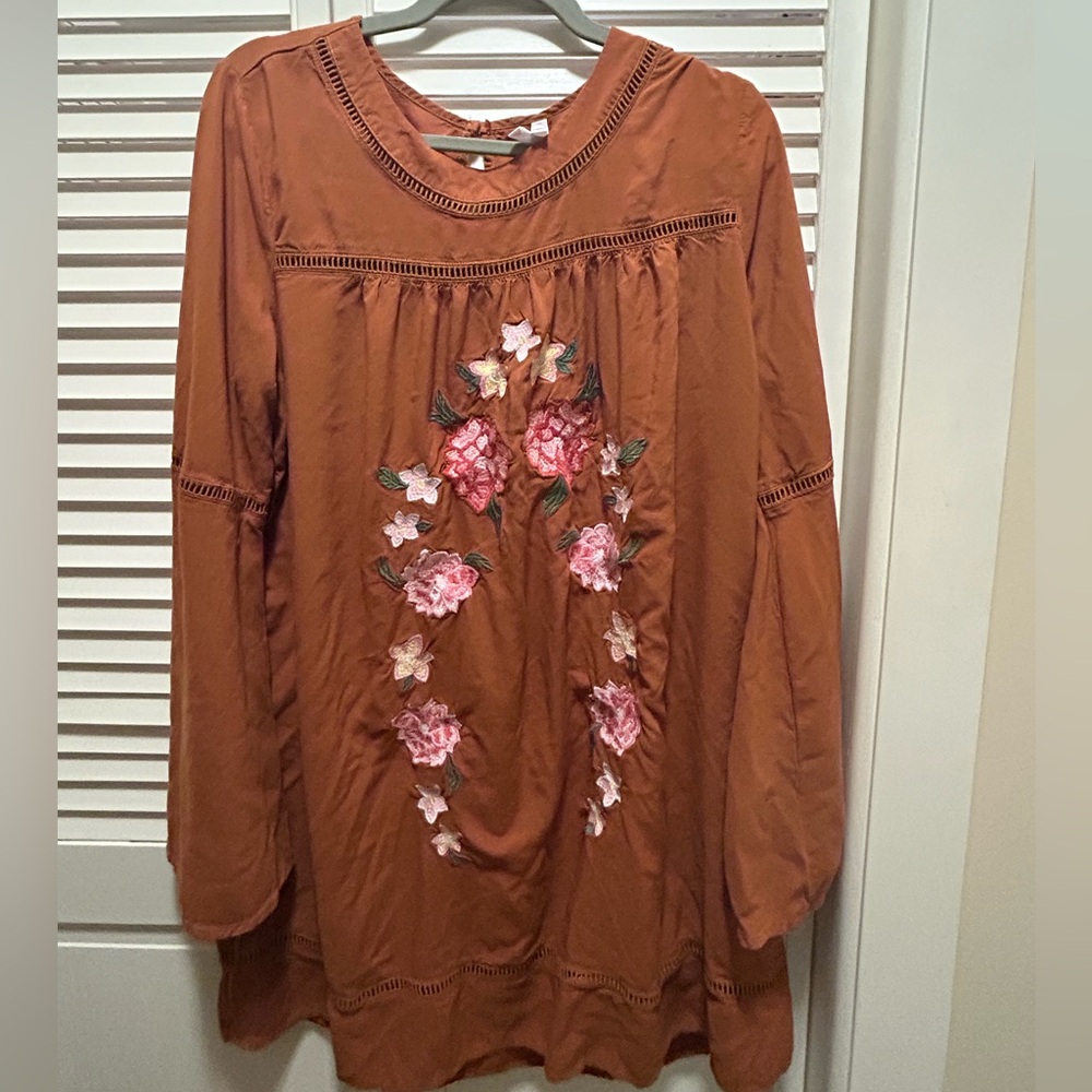Xhilaration Terracotta Floral Embroidered Blouse